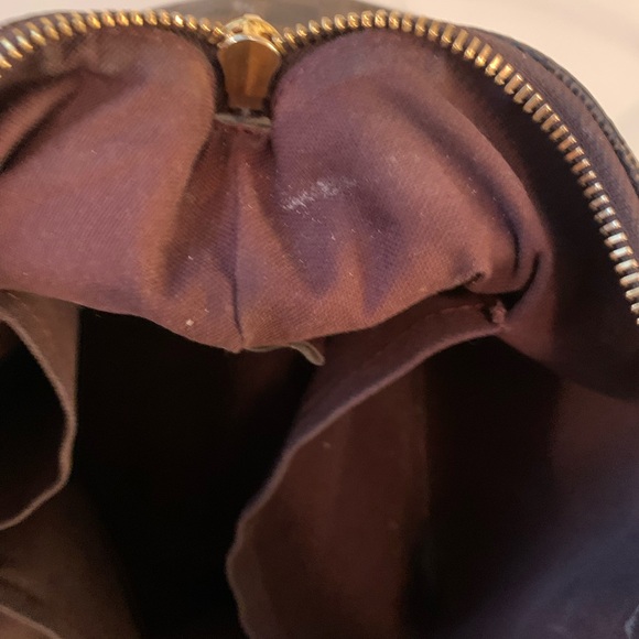 Louis Vuitton Handbag - Picture 6 of 16